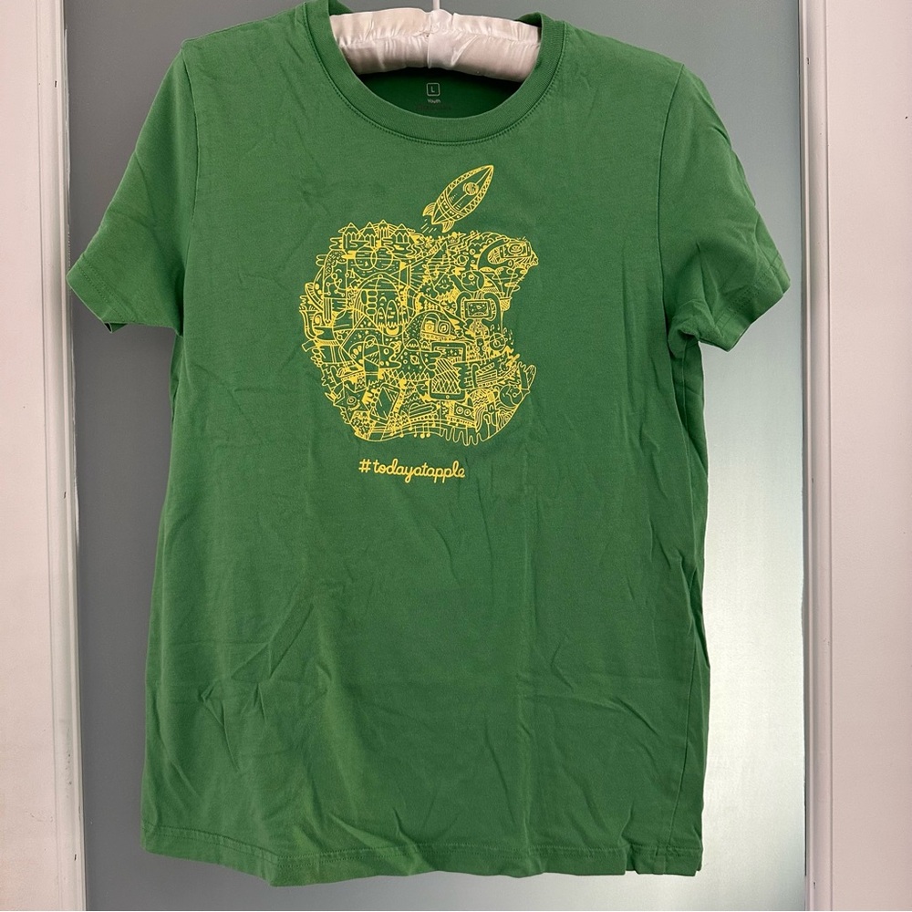 Apple Store youth Green Apple Graphic T-Shirt